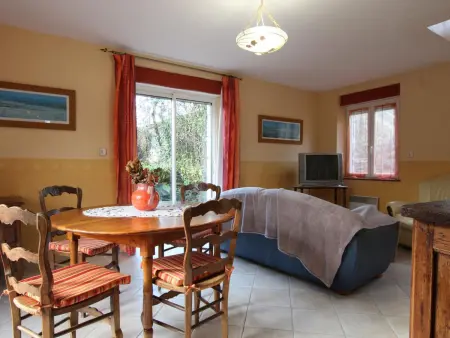 Gîte en pierre avec jardin clos à Heugueville-sur-Sienne : photo 2