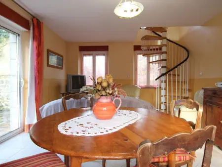 Gîte en pierre avec jardin clos à Heugueville-sur-Sienne : photo 8