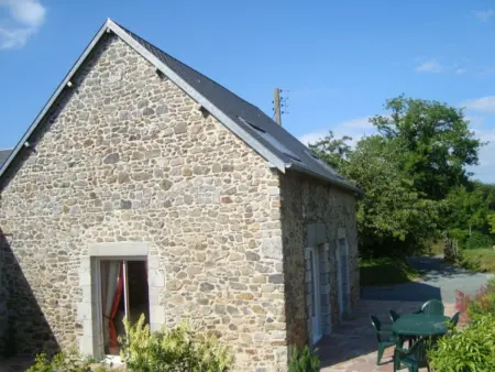 Gîte en pierre avec jardin clos à Heugueville-sur-Sienne : photo 11