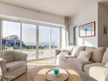 Location gite à Carolles, Villa contemporaine à Carolles avec vue mer et accès direct plage