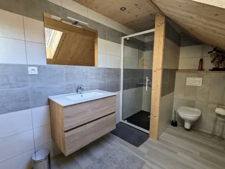 Appartement 42m² neuf avec parking, 3 km des pistes : photo 4