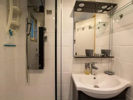 Chalet bois 42 m² avec piscine partagée à Saint-Pompont : photo 8