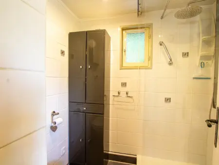Chalet bois 42 m² avec piscine partagée à Saint-Pompont : photo 9