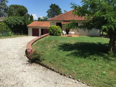 Gîte Dordogne : maison au bord de l'eau, accès voie verte : photo 14