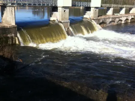 Gîte Dordogne : maison au bord de l'eau, accès voie verte : photo 17