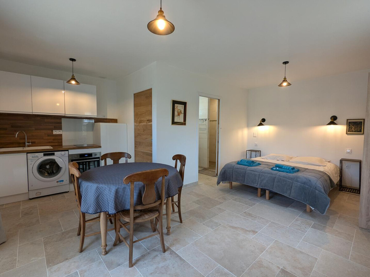 Studio neuf avec terrasse et parking à Baignes - Photo 1