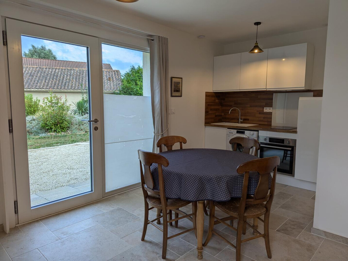 Studio neuf avec terrasse et parking à Baignes - Photo 3