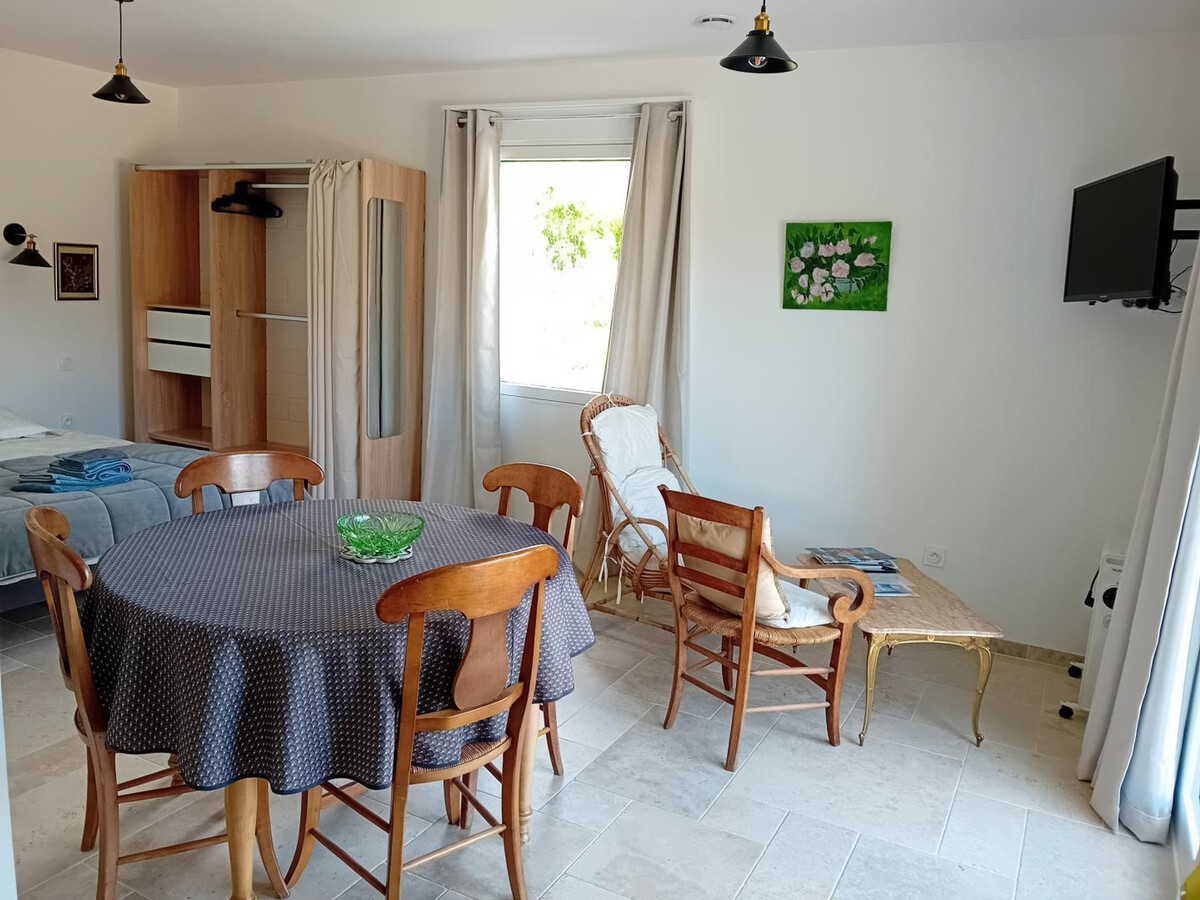 Studio neuf avec terrasse et parking à Baignes - Photo 4