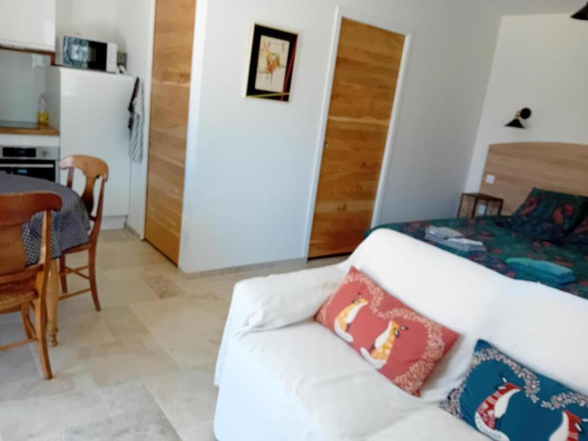 Studio neuf avec terrasse et parking à Baignes - Photo 8
