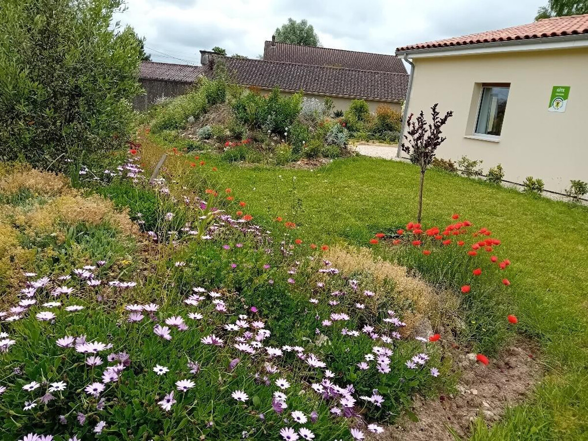 Studio neuf avec terrasse et parking à Baignes - Photo 19