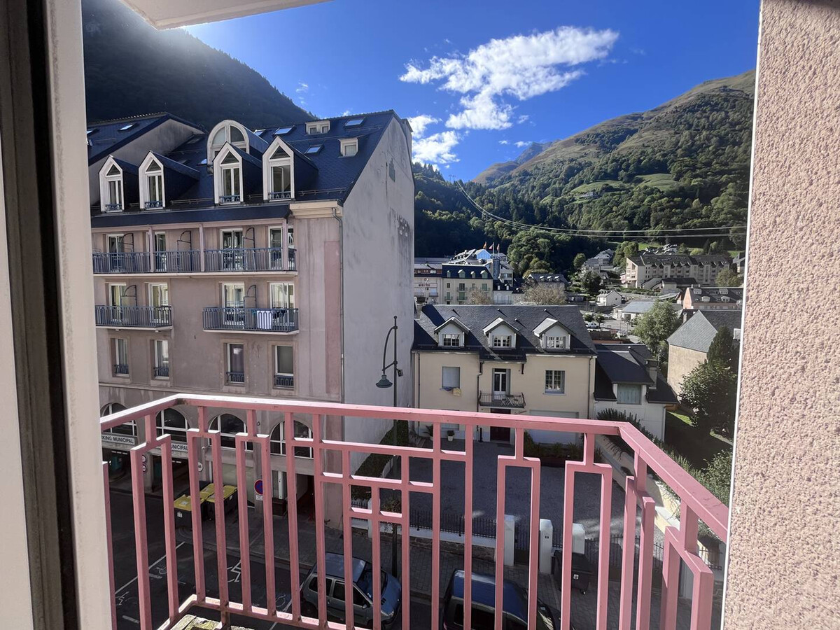 Studio Cauterets centre avec parking et vue montagne - Photo 7