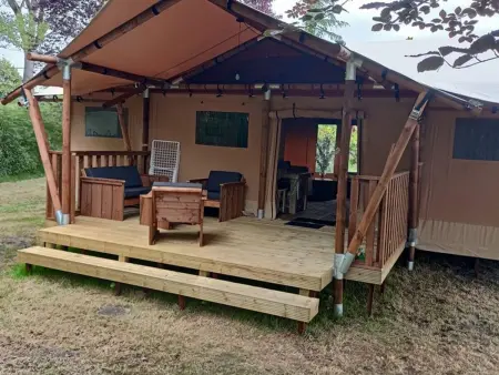 Location maison à Cérans Foulletourte Cérans, Cabane Trappeur Lodge avec Jacuzzi et Ferme Pédagogique