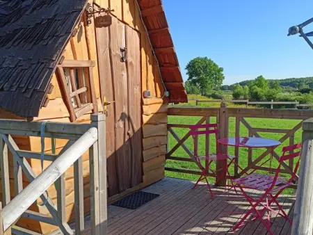 Location maison à Cérans Foulletourte Cérans, Cabane avec jacuzzi privatif et accès à ferme pédagogique
