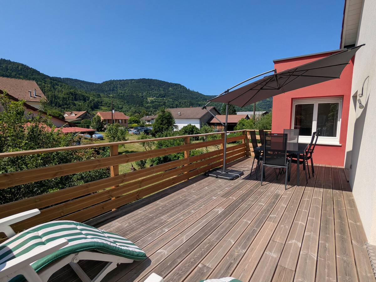 Gîte 6 pers. avec terrasse, vue montagne et lac à pied - Photo 2