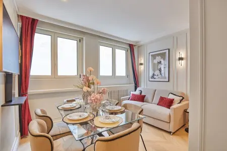 Location appartement à Paris, Appartement Tour Eiffel Invalides