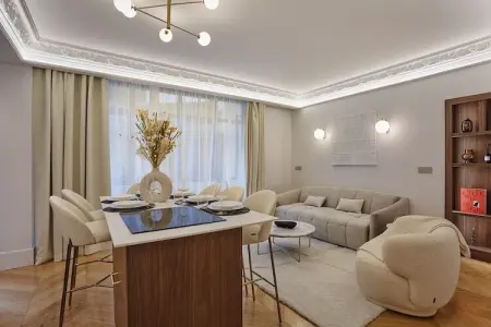 Location appartement à Paris, Appartement Matignon St Honoré par Studio Prestige