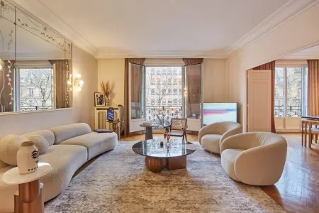 Location appartement à Paris, Appartement Arc de Triomphe/ Champs Elysée