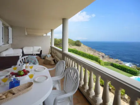 Location appartement à Begur, Appartement en bord de mer avec piscine à Begur, proche plage Sa Tuna, 2 chambres, parking inclus