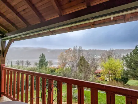 Location gite à Saint Plantaire, Maison idéale au bord du lac avec jardin clos et parking privé, animaux admis