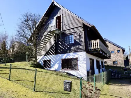 Location maison à Fraiture, Belle maison au milieu des Ardennes avec sauna
