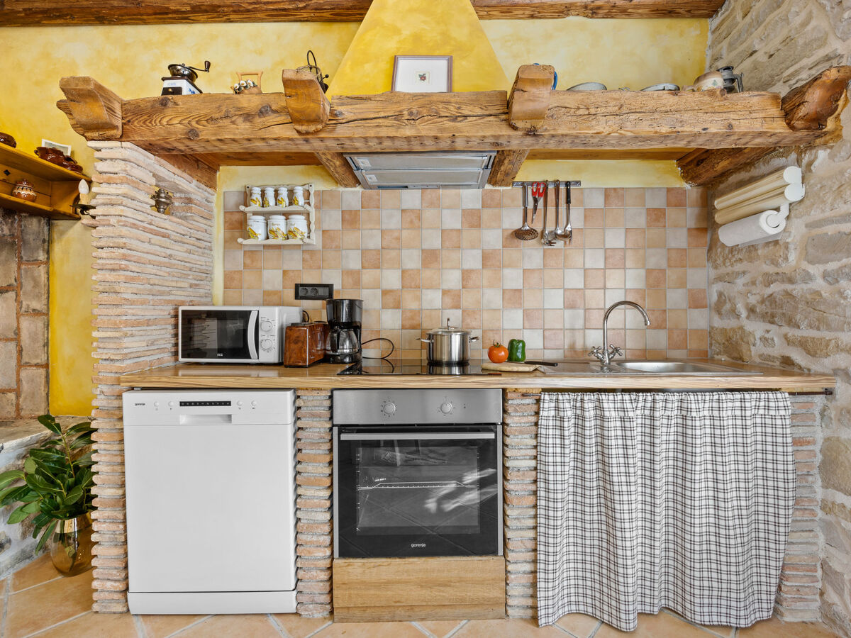 Maison Franz avec piscine privée à Pićan - Photo 16