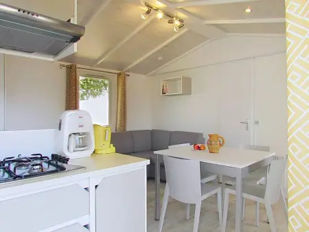 Mobil-home 4 pièces, 1 km plage, terrain privé clos : photo 4