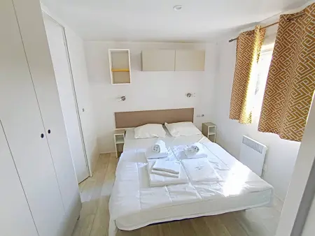 Mobil-home 4 pièces, 1 km plage, terrain privé clos : photo 8