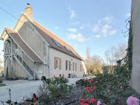 Location gite à Saint Firmin sur Loire, Gîte en forêt avec jardin, terrasse et parking près de la Loire