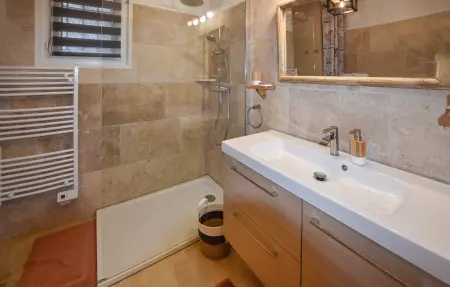 Maison 45 m² à Vaison-la-Romaine, terrasse et jardin : photo 15