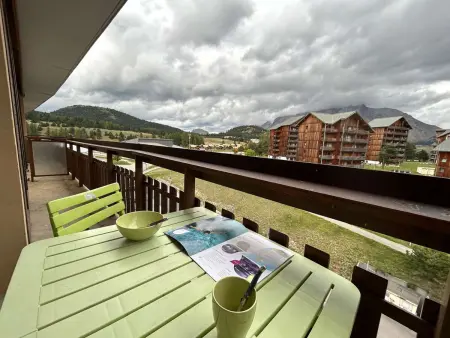Studio 4 pers. Le Dévoluy, 50m des pistes, terrasse : photo 2