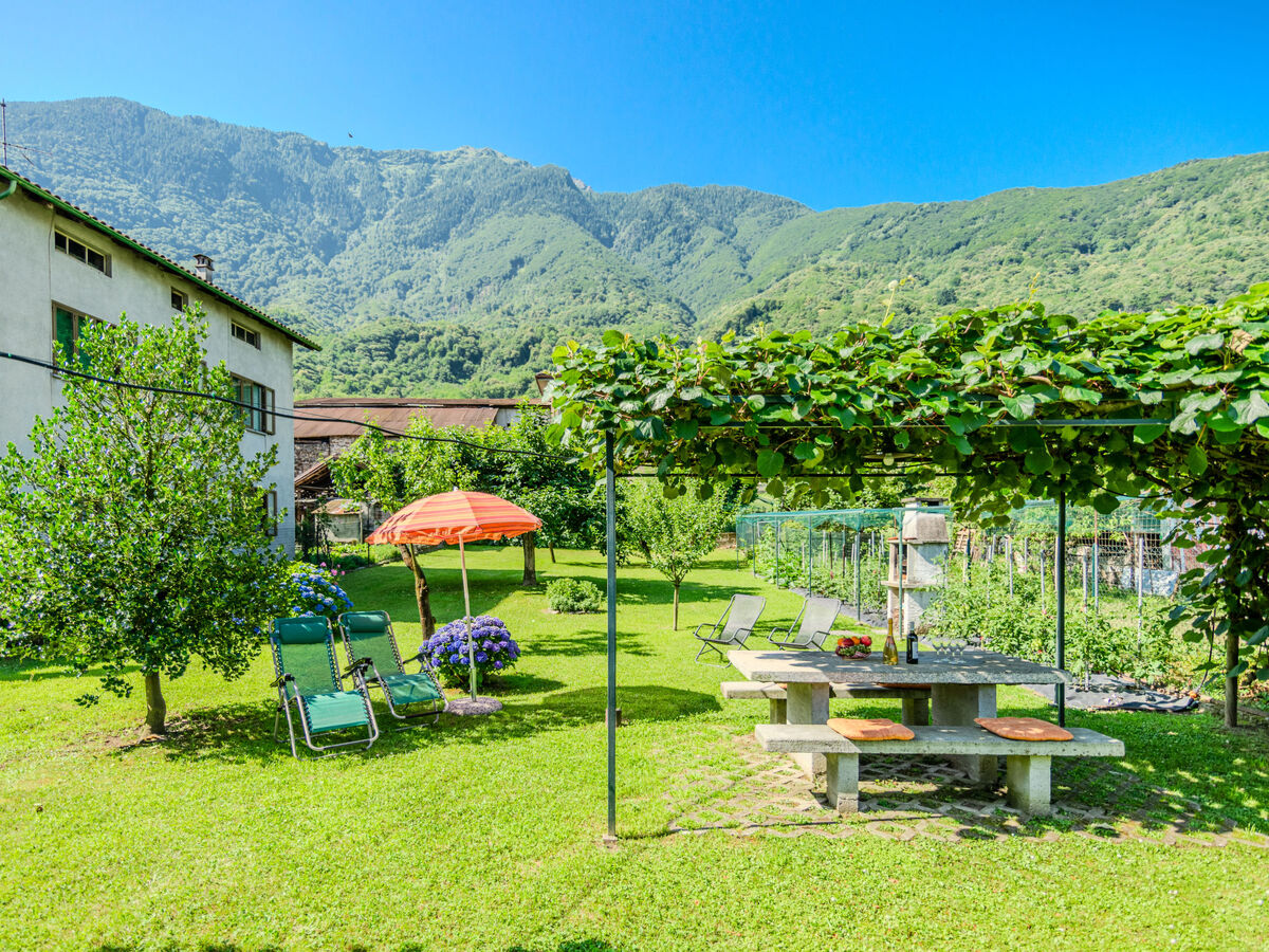 Maison Delma à Colico, vue sur montagnes et jardin - Photo 10