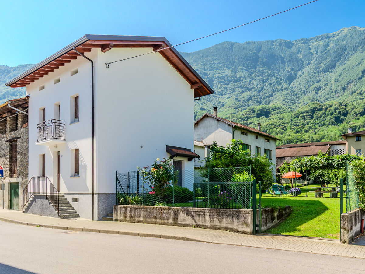 Maison Delma à Colico, vue sur montagnes et jardin - Photo 23