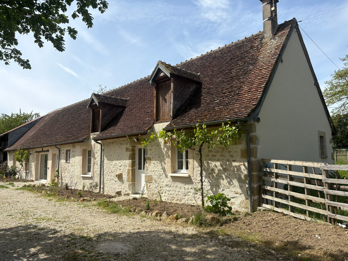 Gîte familial rénové au cœur du village médiéval de Levroux - Photo 1
