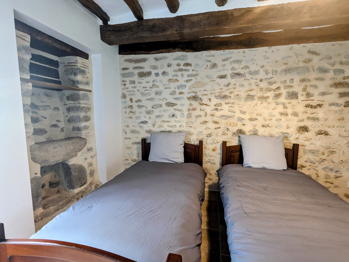 Gîte familial rénové au cœur du village médiéval de Levroux - Photo 3
