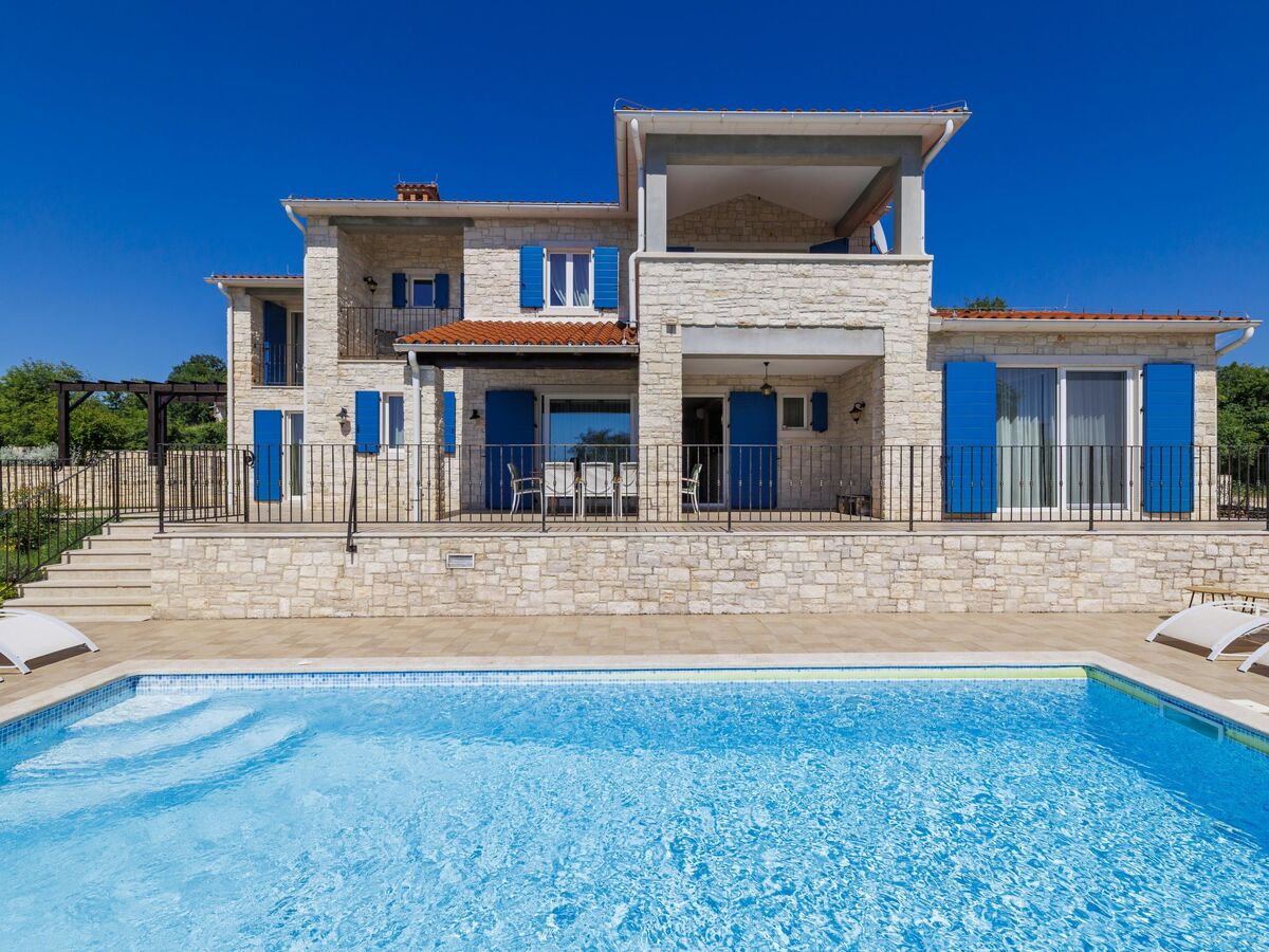 Villa Babudri : 10 pers, piscine chauffée, Višnjan - Photo 3