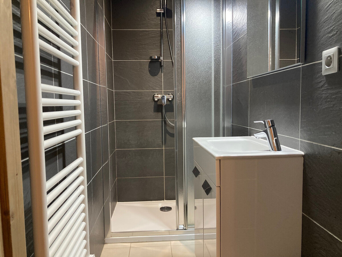 Apt 10 pers, 5 chambres, balcon SE aux Deux Alpes - Photo 11