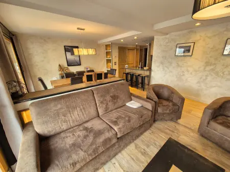 Appart 81m² 8 pers, balcon sud, 5e étage ascenseur : photo 4