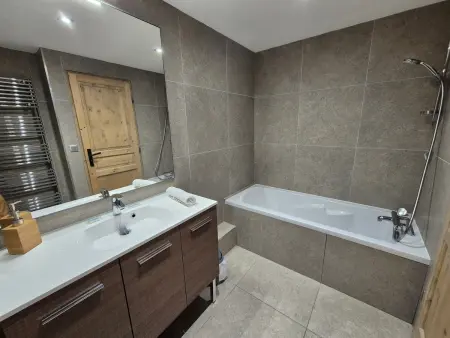 Appart 81m² 8 pers, balcon sud, 5e étage ascenseur : photo 12