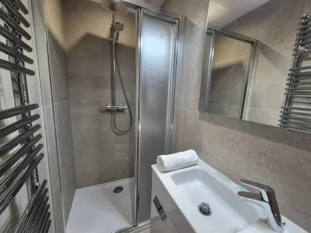 Appart 81m² 8 pers, balcon sud, 5e étage ascenseur : photo 14
