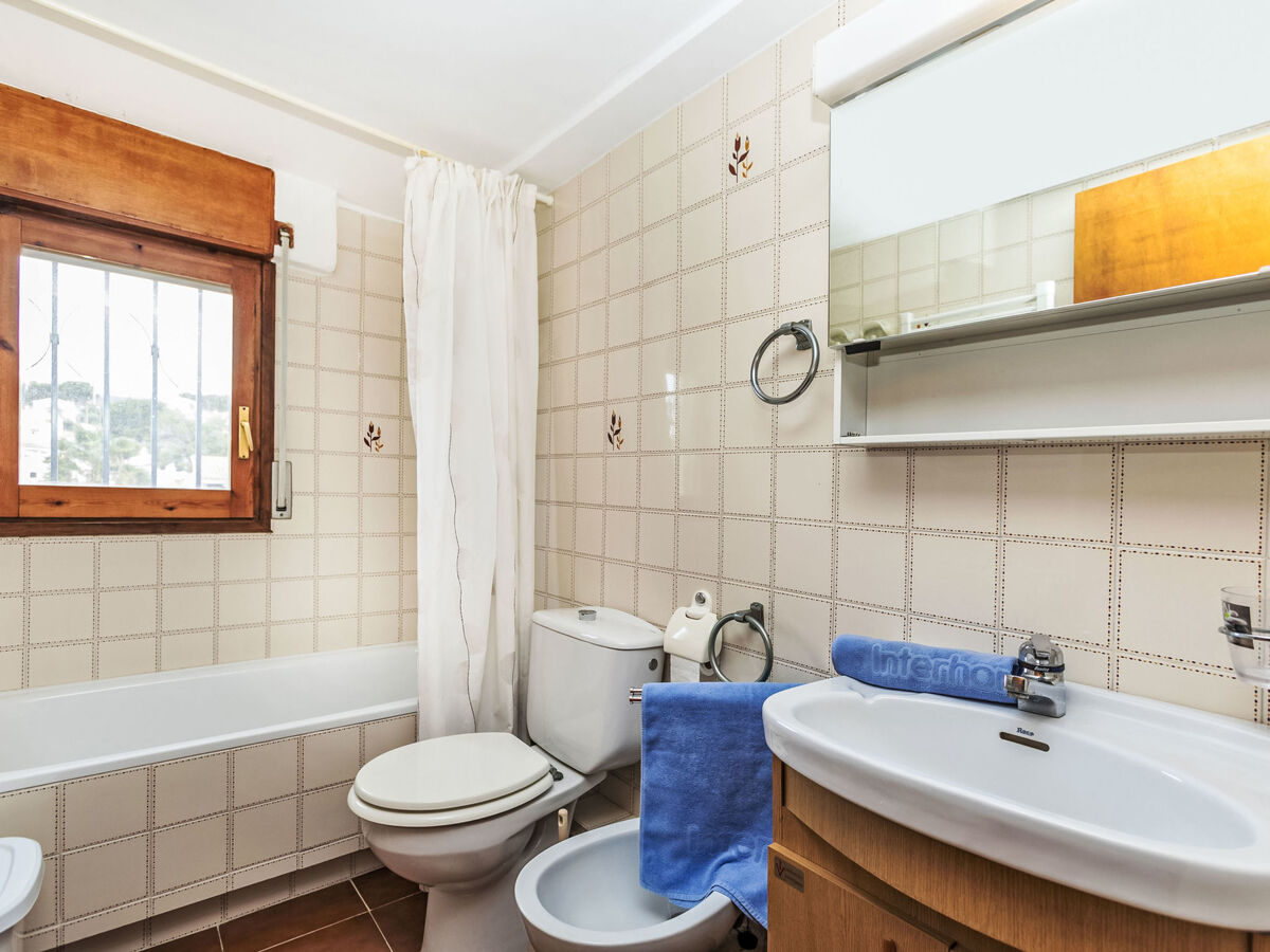 Mercedes – Maison 5 chambres avec piscine à Sant Jaume - Photo 12