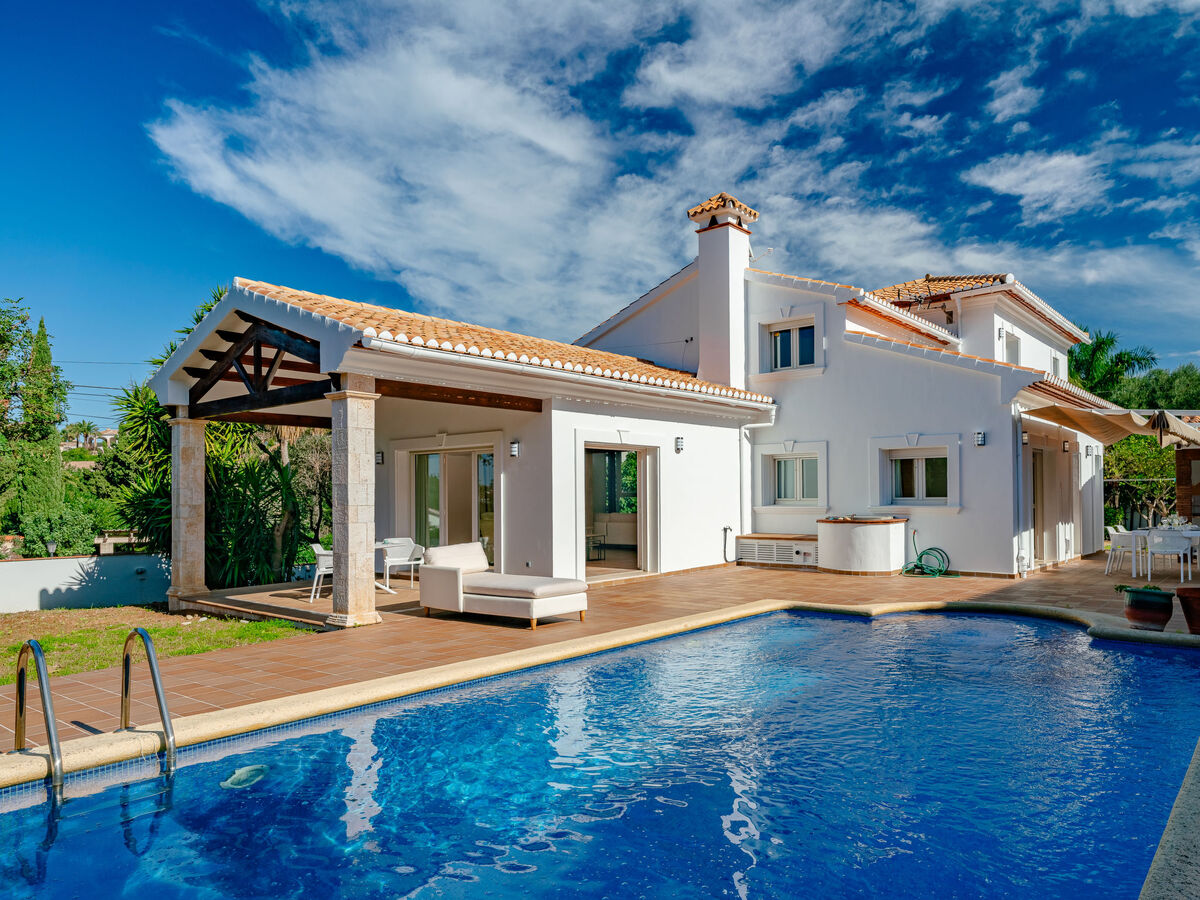 Villa Romer, 350 m² rénovée 2024 avec piscine à Dénia - Photo 1