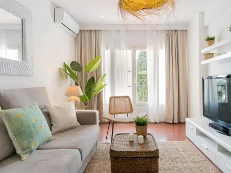 Location appartement à Torremolinos, Appartement Boho Chic au centre de Torremolinos avec terrasse, piscine et parking