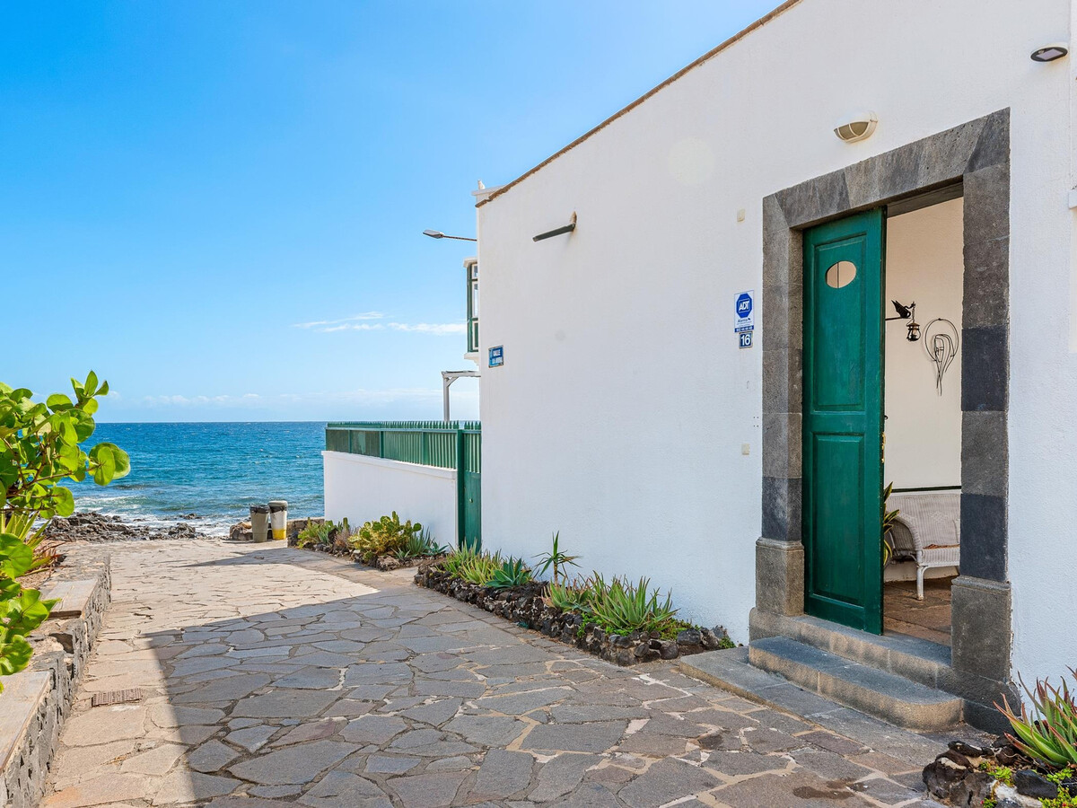 Maison de 1912 aux Canaries, patio ensoleillé près plage - Photo 3