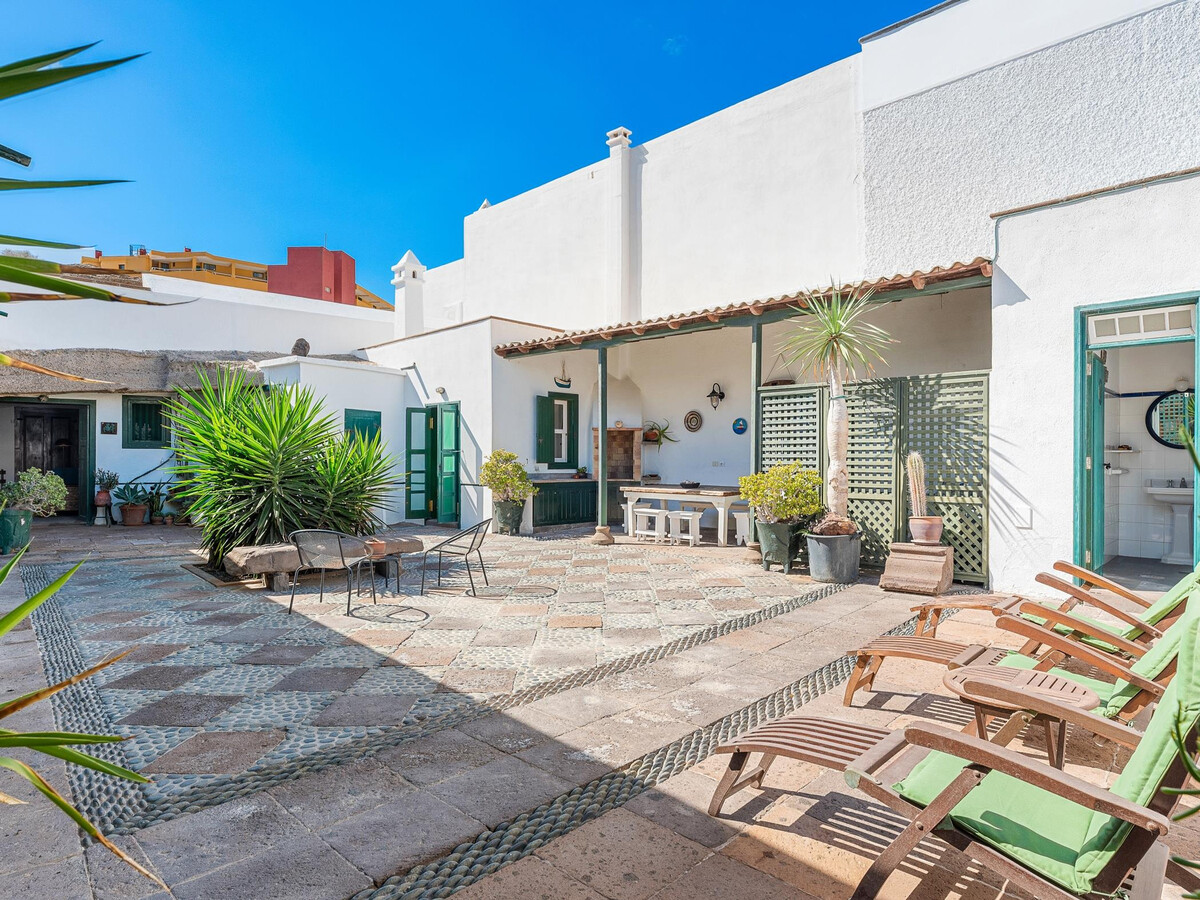 Maison de 1912 aux Canaries, patio ensoleillé près plage - Photo 7