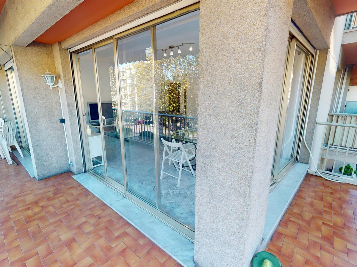 Appartement 2P centre Menton, terrasse et parking privé - Photo 2