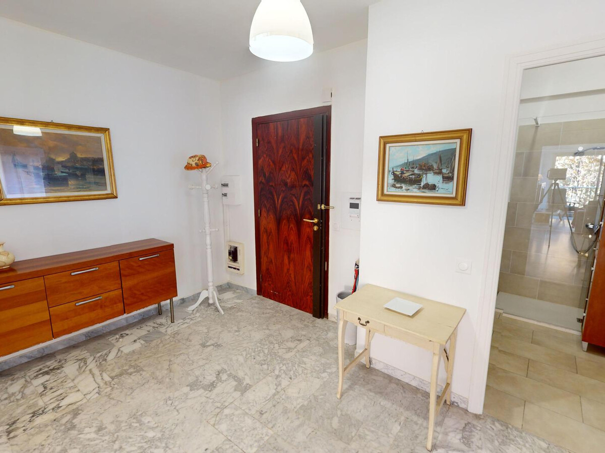 Appartement 2P centre Menton, terrasse et parking privé - Photo 7