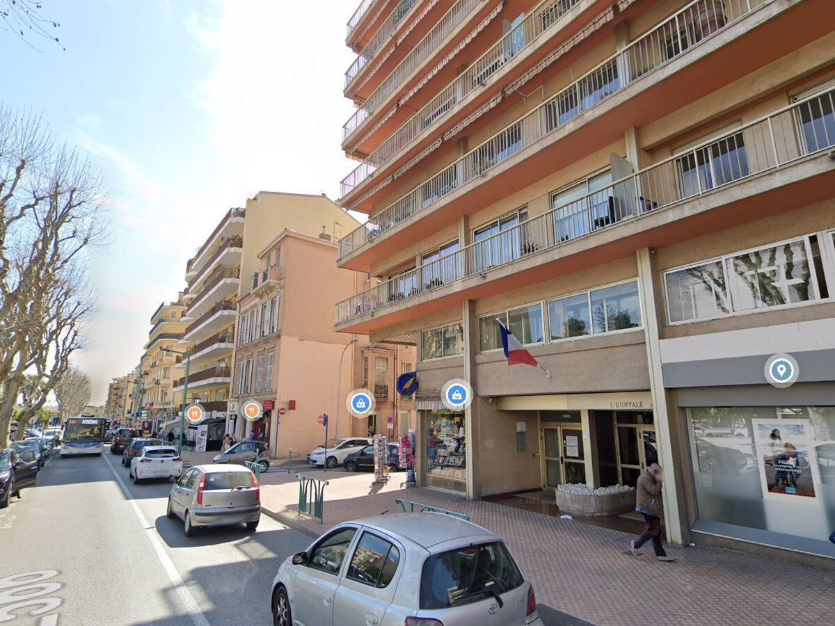 Appartement 2P centre Menton, terrasse et parking privé - Photo 12