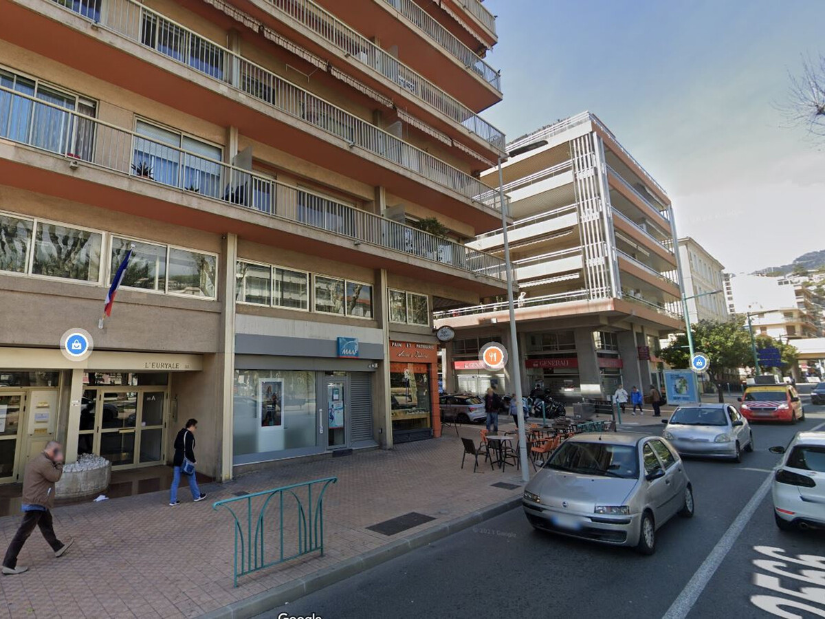 Appartement 2P centre Menton, terrasse et parking privé - Photo 14