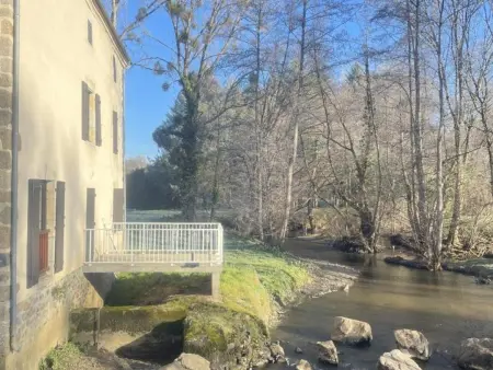 Gîte au bord de la rivière avec 2 terrasses à Saint-Maurice-des-Lions : photo 14