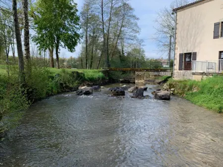 Gîte au bord de la rivière avec 2 terrasses à Saint-Maurice-des-Lions : photo 29